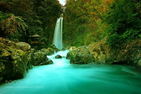 Gitgit Waterfall by Gung They Amow / 500px