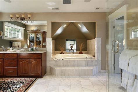 40 Luxurious Master Bathrooms (Most with Incredible Bathtubs)