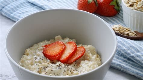 3 Ways to Make Microwave Oatmeal - wikiHow