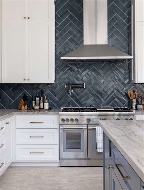 TRENDING @ HOME: The Herringbone Pattern Backsplash — Here's Why ...