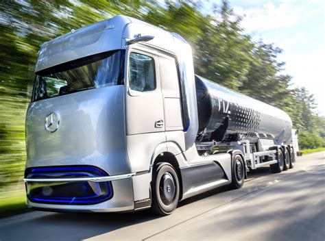 Mercedes-Benz unveils hydrogen-powered Actros test vehicle - Commercial ...