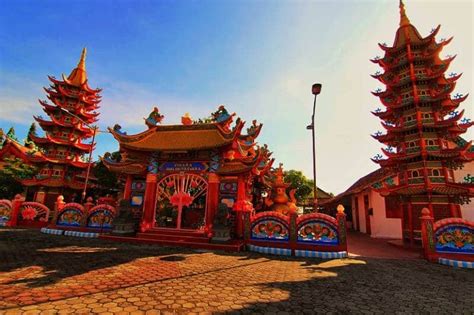 7 Vihara Tertua di Indonesia Menarik Untuk Dikunjungi