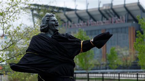 Flyers remove Kate Smith statue outside stadium - 6abc Philadelphia