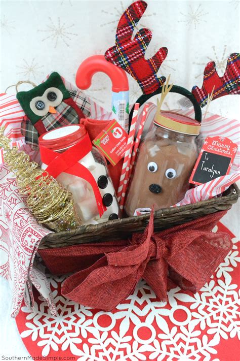 Easy Holiday Gift Idea: DIY Hot Cocoa Gift Basket - Southern Made ...