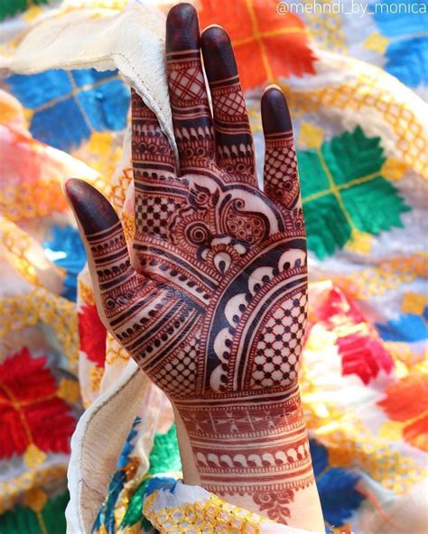 Pin by Gayaravulapalli on Mehndi photos | Beginner henna designs ...