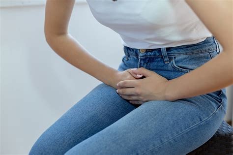 Chronic pelvic pain: causes, symptoms and treatment - Fastlyheal