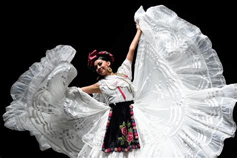 Ballet Folklorico de Mexico - Mayo Performing Arts Center