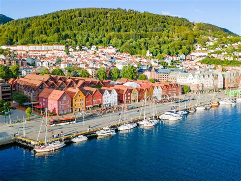 Visit Bergen Fortress and Bryggen on foot | Go Fjords