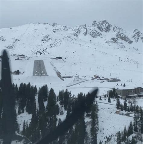 Courchevel RWY22 approach in snow | SkyVector