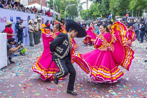 What Is Cinco de Mayo and Why Do We Celebrate It? | Dança mexicana ...