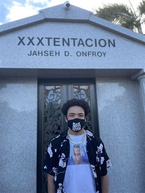 Visited his grave site : r/XXXTENTACION