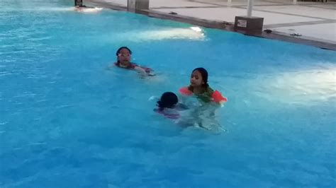 Swimming at Crowne Plaza Pool - YouTube