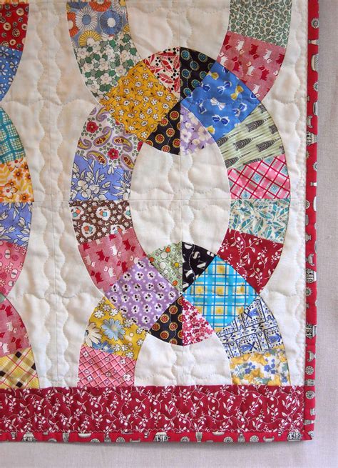 Handmade Twin Size Quilt - Chain Link Pattern - Vintage Look