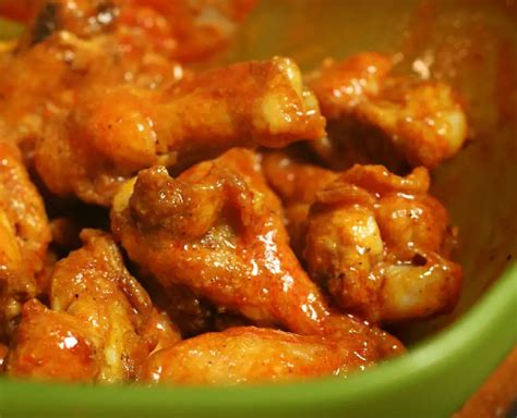 Buffalo Wild Wings Spicy Garlic Wing Sauce Recipe - Buffalo Wild Wings ...