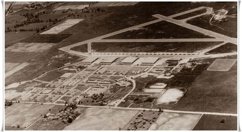 Aerial view of RCAF Station Hamilton 1947-2 – Canadian Military History