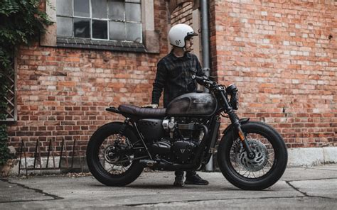 Custom Triumph Bonneville T120 “Greyhound” Is a Raw Display of ...