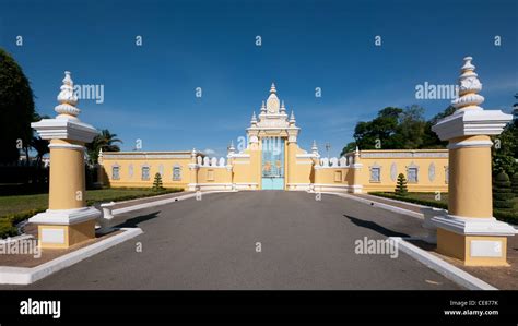 The main entrance to the Royal Palace in Phnom Penh, Cambodia, seen ...