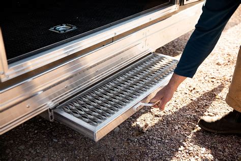 Enclosed Trailer Ramps and How to Use Them