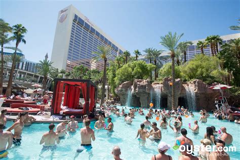 Best Pools in Vegas: Best Hotel Pools in Vegas | Oyster.com