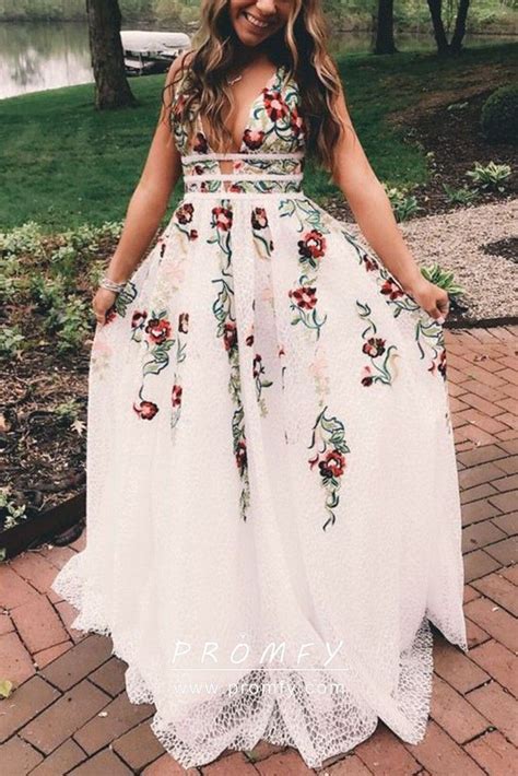 Black Prom Dress With Embroidered Flowers - 2018 Black Prom Dress Tulle ...