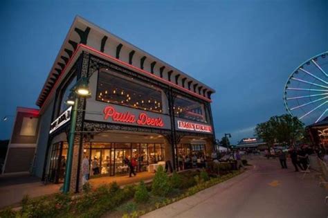 PAULA DEEN'S FAMILY KITCHEN, Pigeon Forge - Updated 2022 Restaurant ...