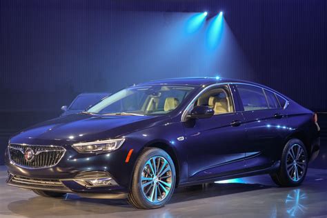 2018 Buick Regal Sedan Sportback Pictures | GM Authority