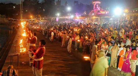 Ganga Aarti in Rishikesh - Timings, History, Tips