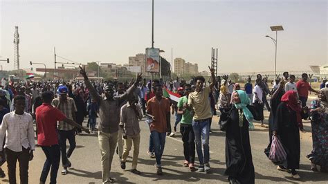 Sudan’s military overthrows president amid bloody protests | BT