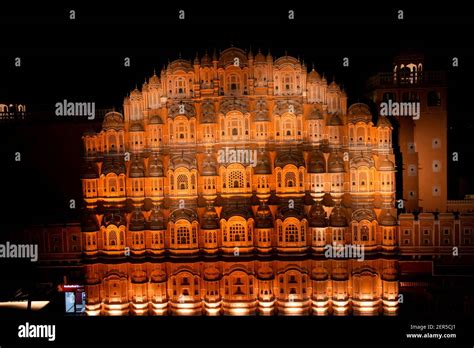 Night view of the Hawa Mahal, Jaipur Stock Photo - Alamy