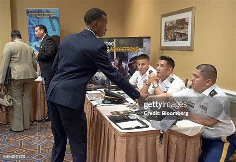 279 Us Army Recruiter Stock Photos, High-Res Pictures, and Images ...