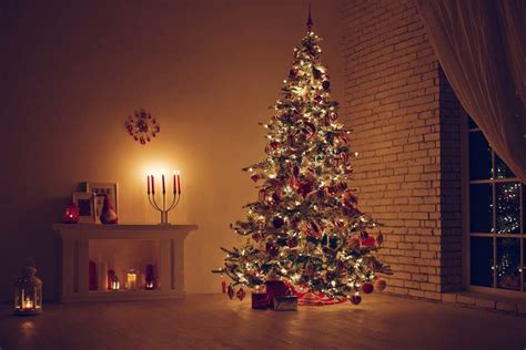 Tips for Photographing Your Christmas Tree - Adorama