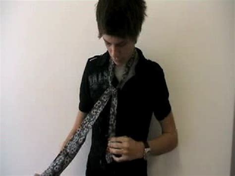 How to tie a tie for dummies - YouTube