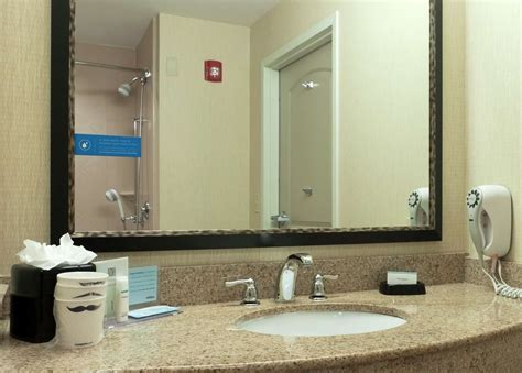 Hampton Inn North Brunswick, NJ - See Discounts