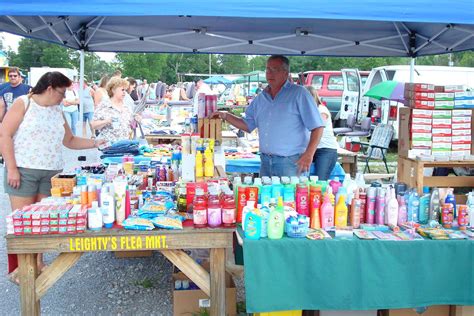 Discover Hidden Treasures At This 29-Acre Flea Market In Pennsylvania