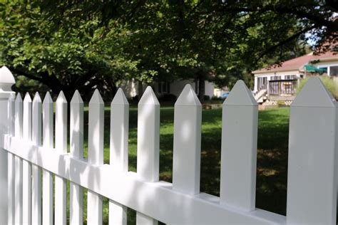 Vinyl Fence Styles & Colors | Finding the Right Vinyl Fence for You