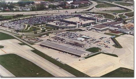 SDF Louisville International Airport Parking | Book2Park.com