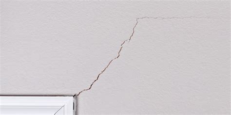 3 Common Causes of Drywall Cracks - Speedy Patch Drywall Repair