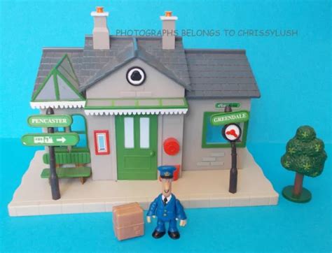 POSTMAN PAT GREENDALE Rocket Pencaster Flyer Train Station Platform £14 ...