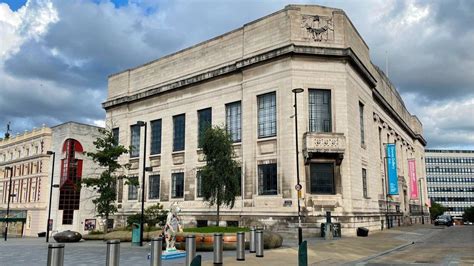 Sheffield Central Library gets exclusion zone over masonry concerns ...