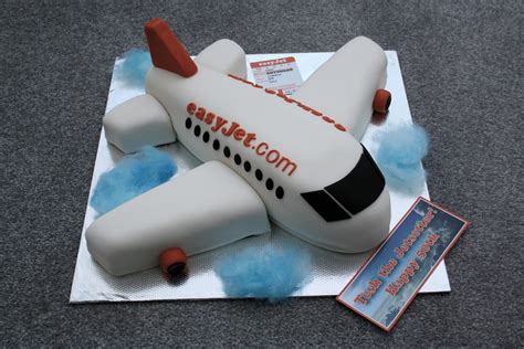 Plane Cake - CakeCentral.com