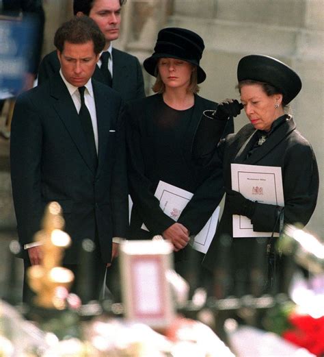 30 Heartbreaking Photos of Princess Diana's Funeral