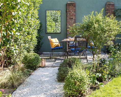 Gravel garden ideas: 10 low-maintenance dry garden schemes | Homes ...