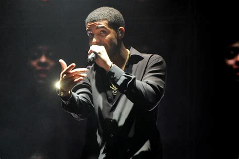 Drake Introduces the Wheelchair Jimmy Dance Move on Club Paradise Tour