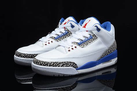 Air Jordan 3 Retro True Blue Sneaker