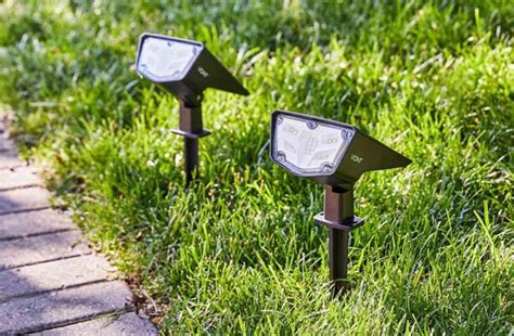 5 Ways to Use Solar Landscape Lights - EC - Cosmo Home