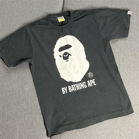 BAPE Men's T-shirt | Depop