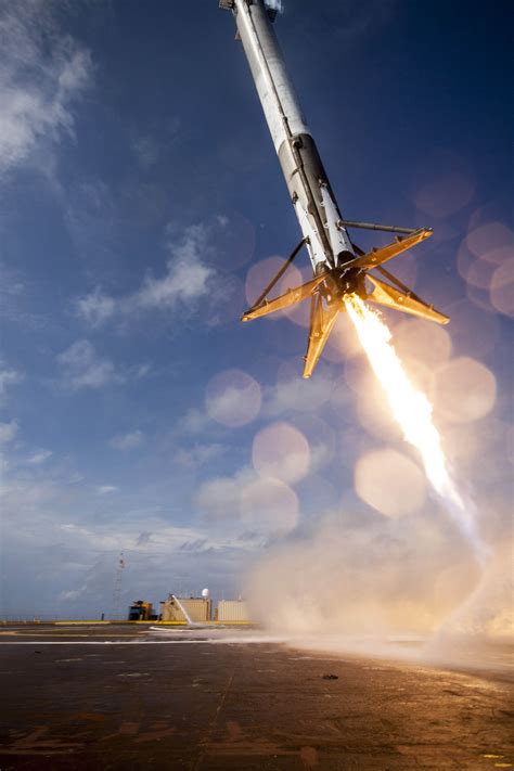 Amazing Photo Shows SpaceX Rocket Just Before Crash | Space