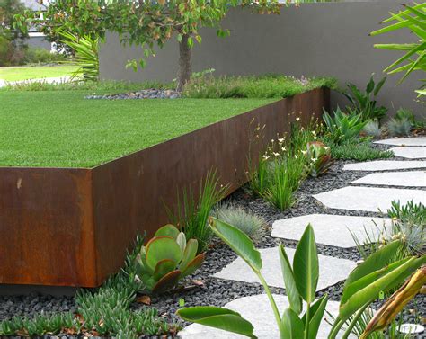 Rust Retaining Wall | Modern landscaping, Landscape design, Garden design