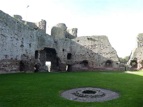 Inside Rhuddlan Castle | A few doors, windows and the well. | Flickr