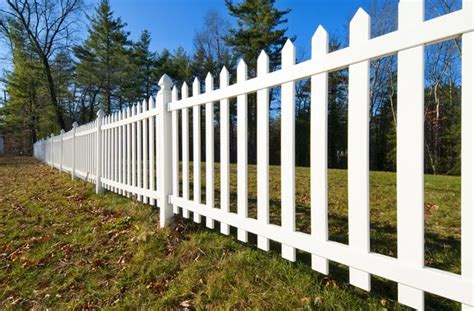 White picket fence — Stock Photo © Sonar #81030362